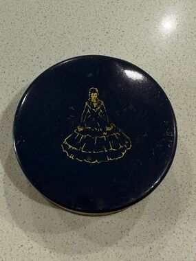 REMINGTON Vintage Antique Round Black and Gold Tin